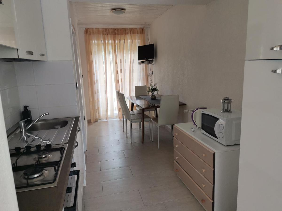 Apartments Dumencic Rab Mundanije المظهر الخارجي الصورة