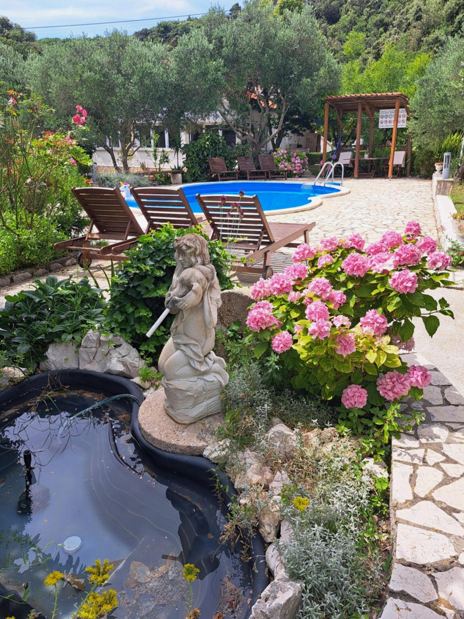 Apartments Dumencic Rab Mundanije المظهر الخارجي الصورة