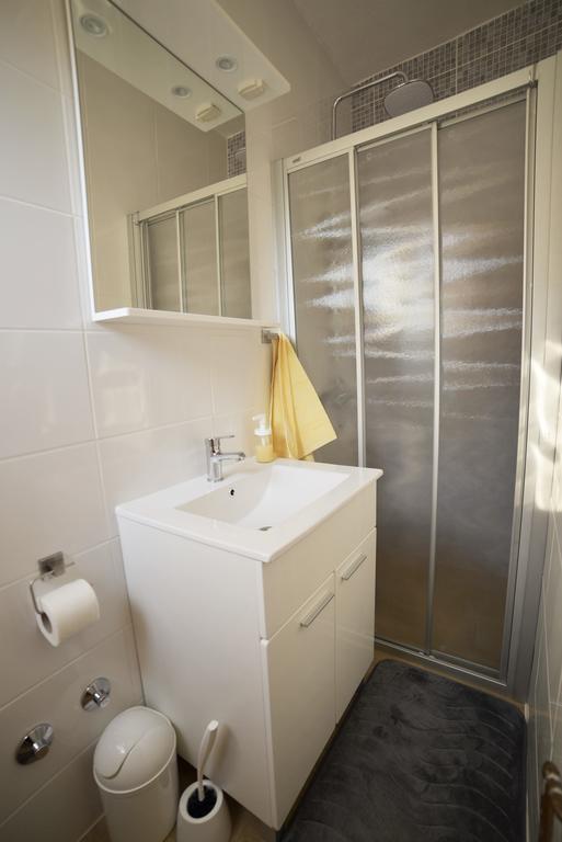 Apartments Dumencic Rab Mundanije المظهر الخارجي الصورة
